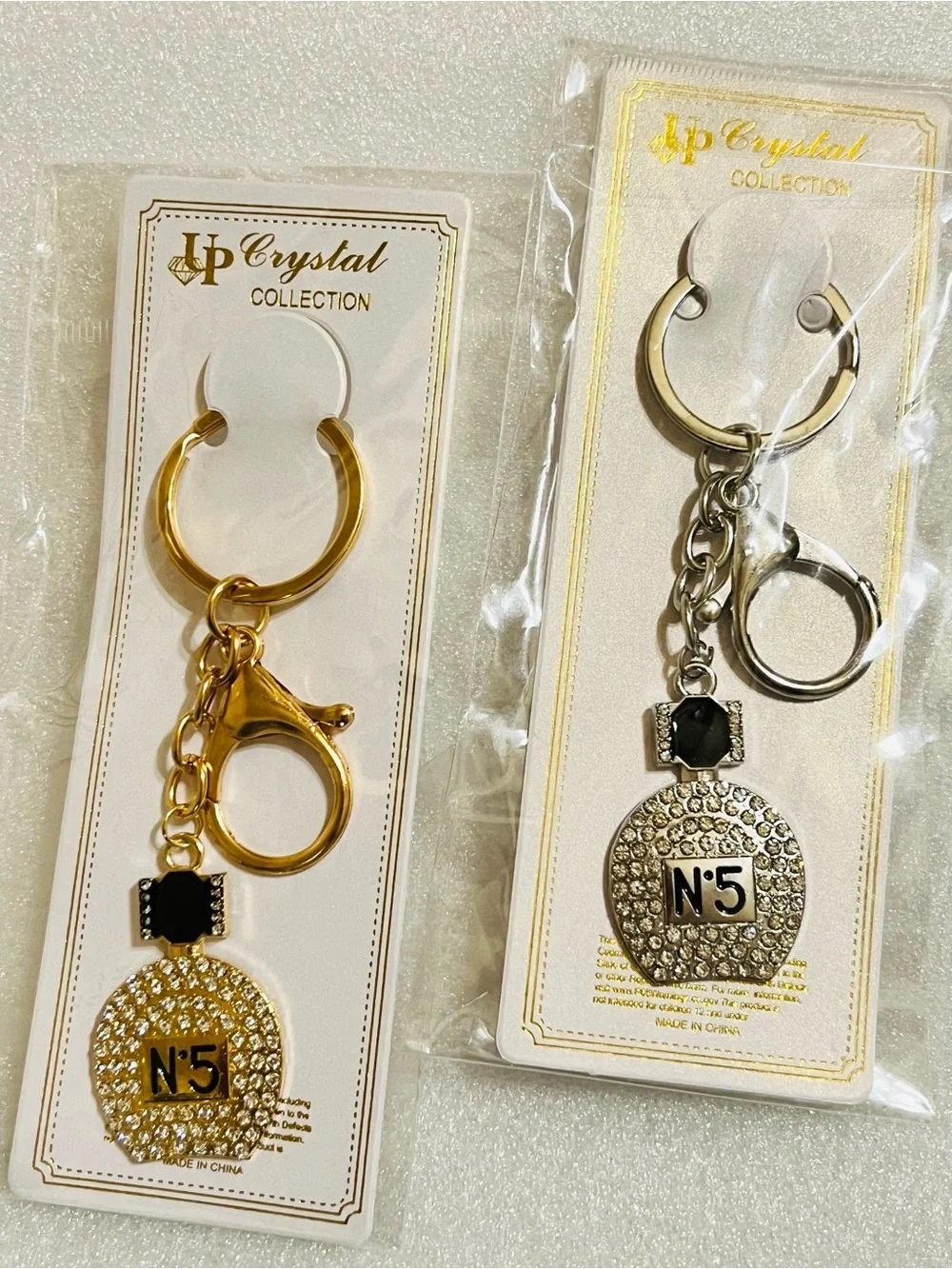 Fashion Jewelry Gold and Silver N°5 Crystal Keychain Set